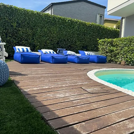 Del Apartahotel *